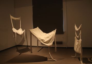 Тишина, пустота, «белый куб»: искусство, которое говорит языком бизнеса?