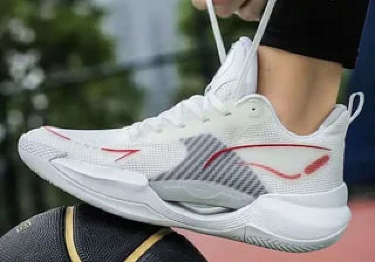 Скрип кроссовок на паркете? Физика трения в работе