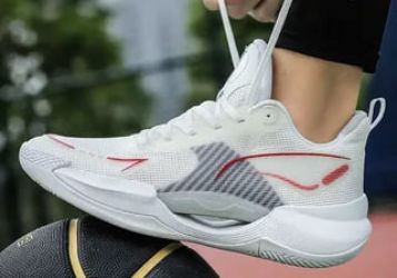 Скрип кроссовок на паркете? Физика трения в работе