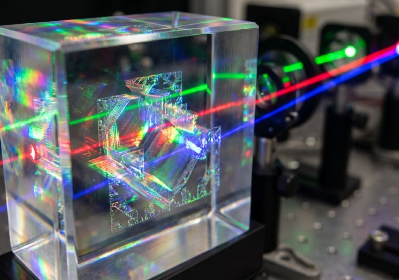 Эпоха оптического хранения прошла? Учёные вернули её с помощью трёх измерений света