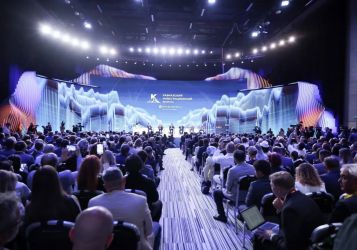 Президенты Абхазии и ЮО + федеральные министры. Кто еще приедет на КИФ-2026?