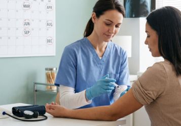 Забудьте ежедневные таблетки: один укол в несколько месяцев помогает при плохо контролируемом давлении