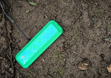 Грязь вместо батареек: новый почвенный топливный элемент работает годами