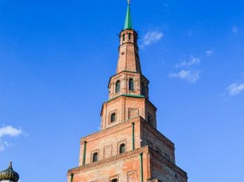 "Падающая" Башня Сююмбике и Усадьба Бакировых получили первые в Татарстане электронные паспорта