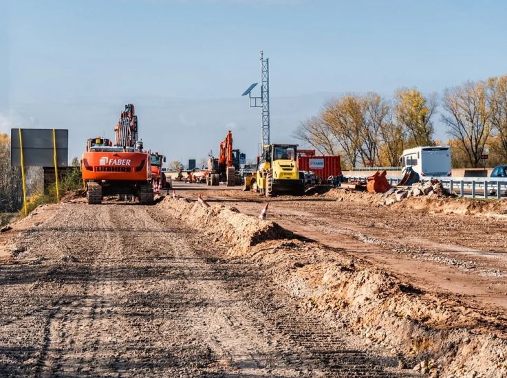 Правительство выделит более 160 млрд рублей на обновление дорог