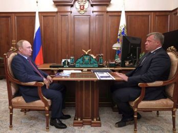 Владимир Путин обсудил с Астраханским губернатором развитие сельхозпроизводства и строительства