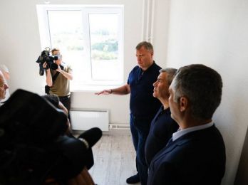 В конце августа в Астрахани сдадут дом для переселенцев из ветхого и аварийного жилья 