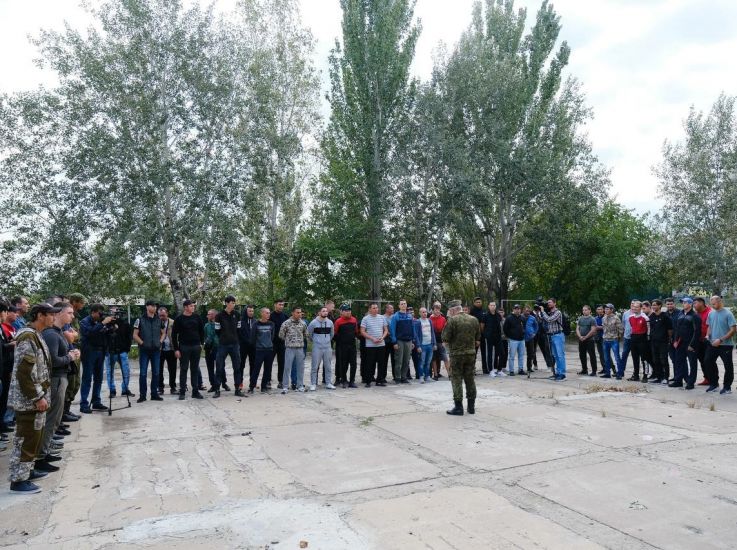 В Астрахани вернули в семьи ошибочно мобилизованных мужчин