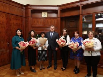 Губернатор Астраханской области встретился с женщинами-волонтерами СВО и обещал поддержку их мужьям