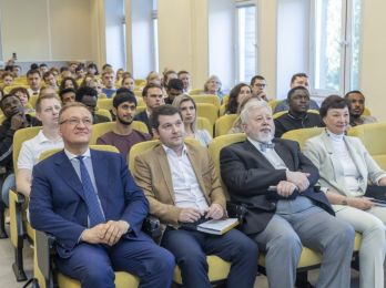 В Новосибирске презентовали книгу об Африке, изданную при участии ЦНД