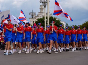 Шествие "Здоровое Отечество" в День физкультурника объединило 8 округов