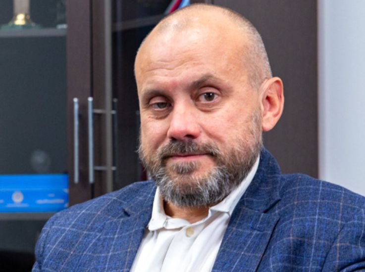 Франция отказалась от зарубежных сервисов: Россия укрепляет аналогичный курс