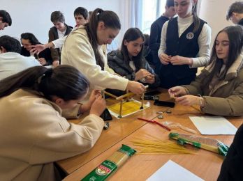 Абхазские школьники заинтересовались инженерным делом благодаря проекту «Международное ТехноНаставничество»