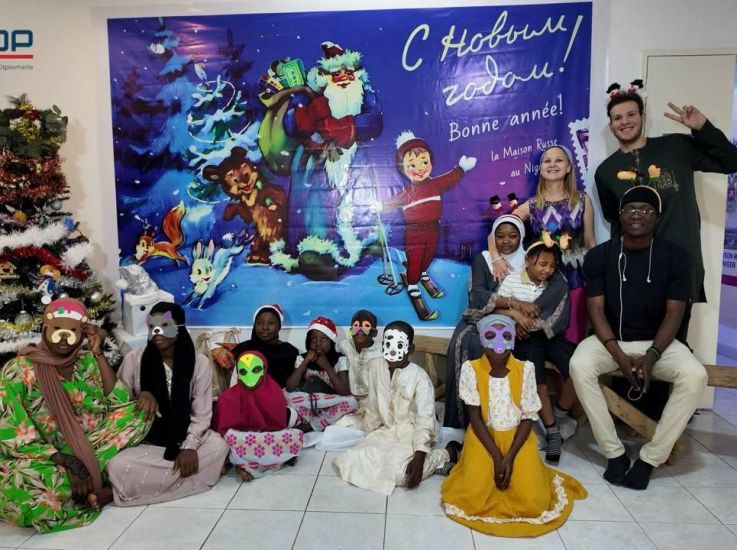  В Африке встречают Новый год по-русски