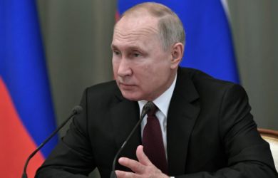 «Посадить трех друзей»: эксперт раскрыл план Путина по свержению элит 