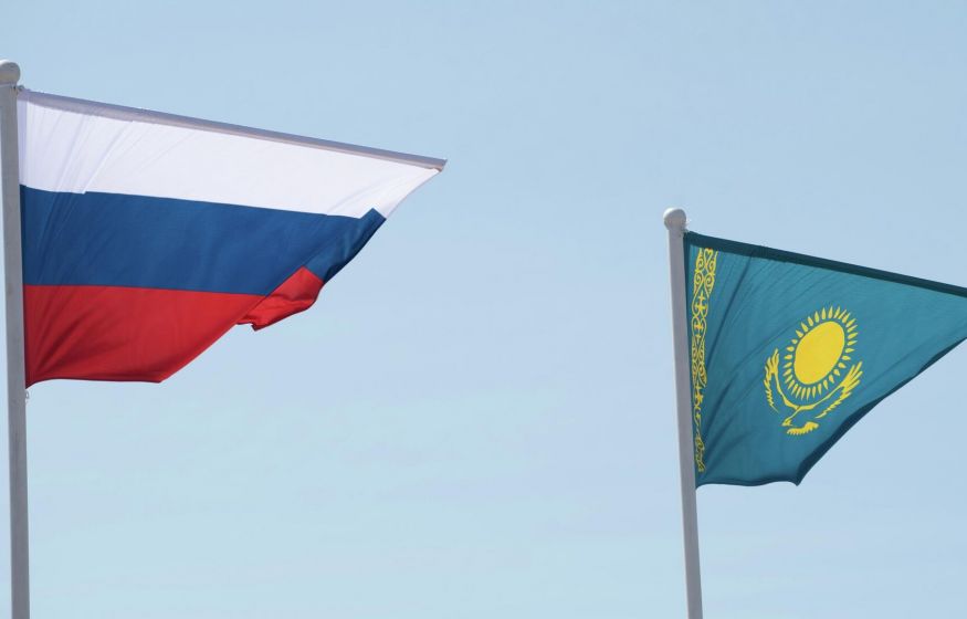 «Невидимая угроза от третьей силы»: сможет ли Казахстан сохранить нейтралитет между Россией и Западом?