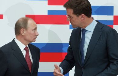 Путин «напугал» Рютте, надев военную форму: «поэтому я не буду реагировать на то, что он говорит»