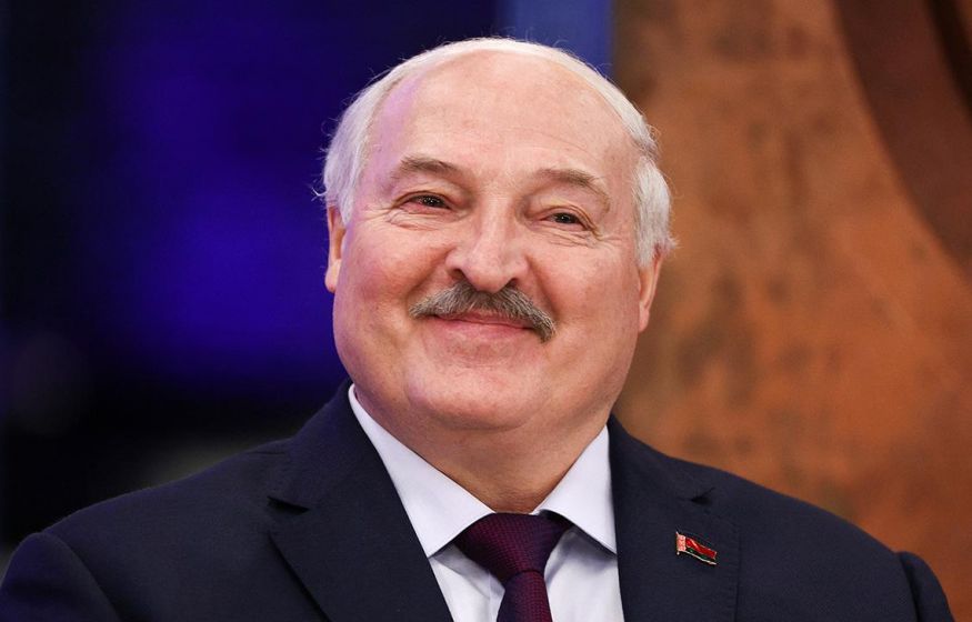 Лукашенко крайне выгодно окончание СВО. Ракета опаснее «Орешника»: Киев в панике. Президенту угрожают: главное к утру