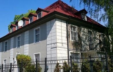 Шок в Гданьске: поляки ломились в генконсульство России. Их не пустили — позор на весь мир