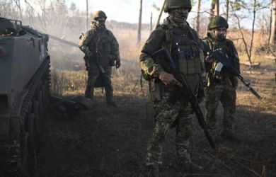 Военкор Коц разоблачил: украинцы в шоке от брошенного штаба в Гуляйполе — карты, телефоны и позор на миллион