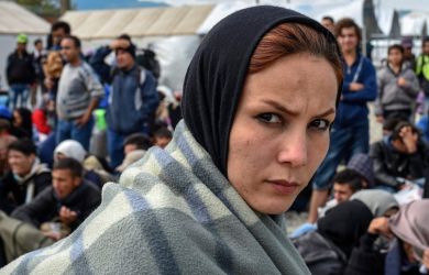 «Русских искоренить»: мигрантка призывала к геноциду русских. Почему у неё паспорт забрали, а в тюрьму не посадили?