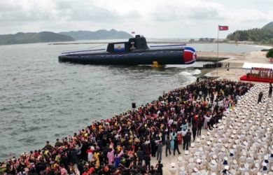 Ким Чен Ын показал «монстра» подлодку: она затмит американские субмарины и спрячется под водой НАВСЕГДА