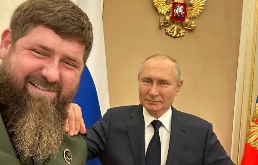 «Россиян поздравил вовсе не Путин. Кадыров серьёзно болен. Беда за бедой…»: ЦГ отреагировал на слухи