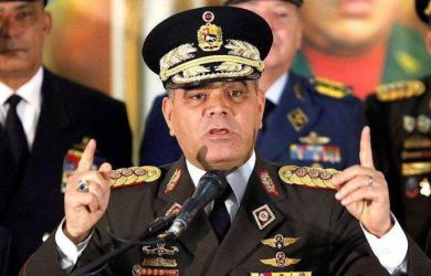 США бомбят Венесуэлу, а CNN молчит: спецназ «Дельта» в Каракасе, Мадуро пропал — паника и бои с бронетехникой