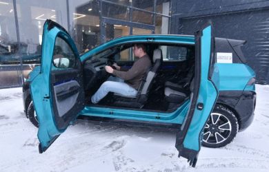 Российский «Атом»: электромобиль для народа с доставкой домой