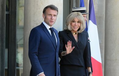 «Не дрейфь, Макрон! Я вернусь!» Брижит готова дать оплеуху мужу Макрону за слова Трампа?