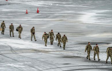 Шок в НАТО: Дания бомбит взлётки против вторжения США за Гренландию