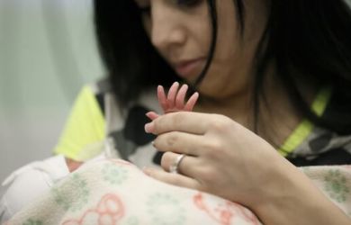 Пособия матерям-одиночкам отменят с марта: фиктивные разводы больше не спасут. Матпомощь уходит в прошлое?