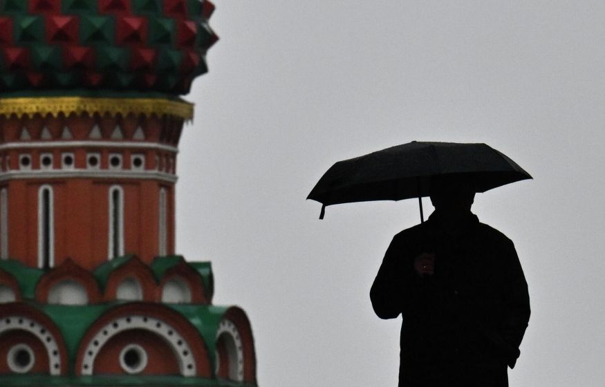 «С 90-х такого не было. Идёт подготовка к переменам вверху»: депутат о саморазрушении власти изнутри