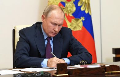 Новый пакет законов от Путина: что изменится в жизни россиян