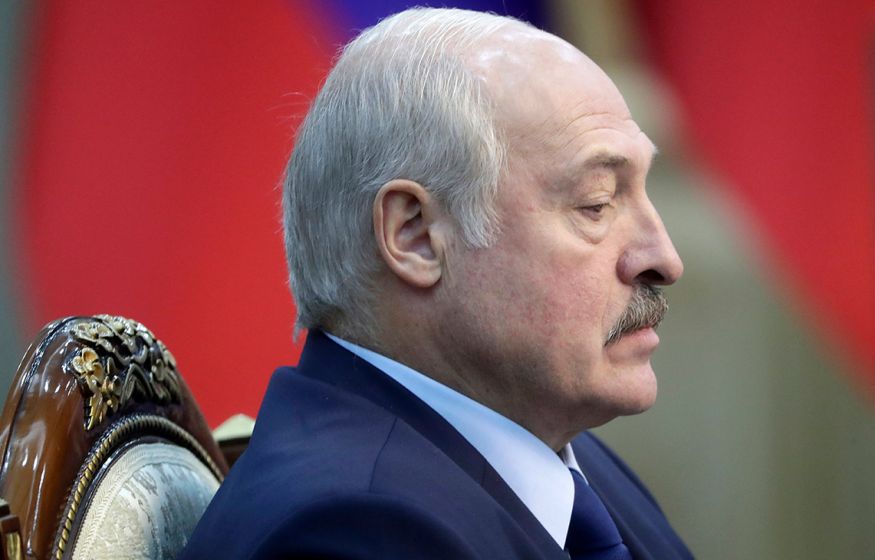 Лукашенко покидает Минск после угроз Зеленского ударить по Белоруссии. «Батьку хотят вынести. Отсидеться не получится»