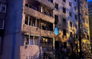 В Сумах вспыхнул крупный торговый центр: после ударов сообщают о пожаре. Что известно?