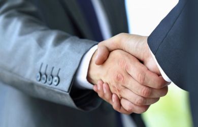 «Партия отечественных капитулянтов торопится продать страну, пока их самих не продали. Зря суетятся»: эксперт