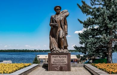 Очередная жертва декоммунизации? В Днепре снесли памятник генералу Маргелову, создателю ВДВ