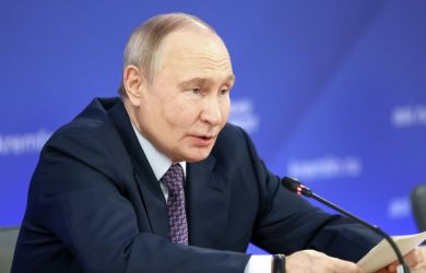 Они хотели поиздеваться над Россией. Но четыре года смеётся только Путин. Россия торгует, работает и шутит над санкциями
