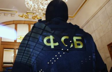 ФСБ пришла с обыском к секретарю КПРФ. У Донской изъяли телефон – что известно о деле