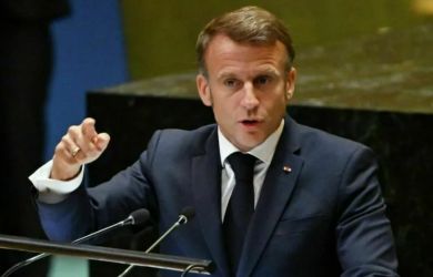 Макрон обратился к Франции после массовых погромов. Власти готовят новые ограничения?
