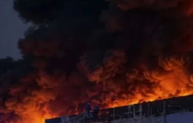 Пожар после атаки БПЛА под Тамбовом? Путин завершит СВО? Что нашли на улицах в Питере после атак? Главное к утру