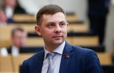 Лидера КПРФ в Коми задержали после возвращения из отпуска: что вменяют экс-депутату?
