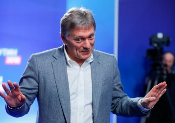 «Не видим поводов для алармизма»: В Кремле назвали «нормальным» рост цен и падение рубля
