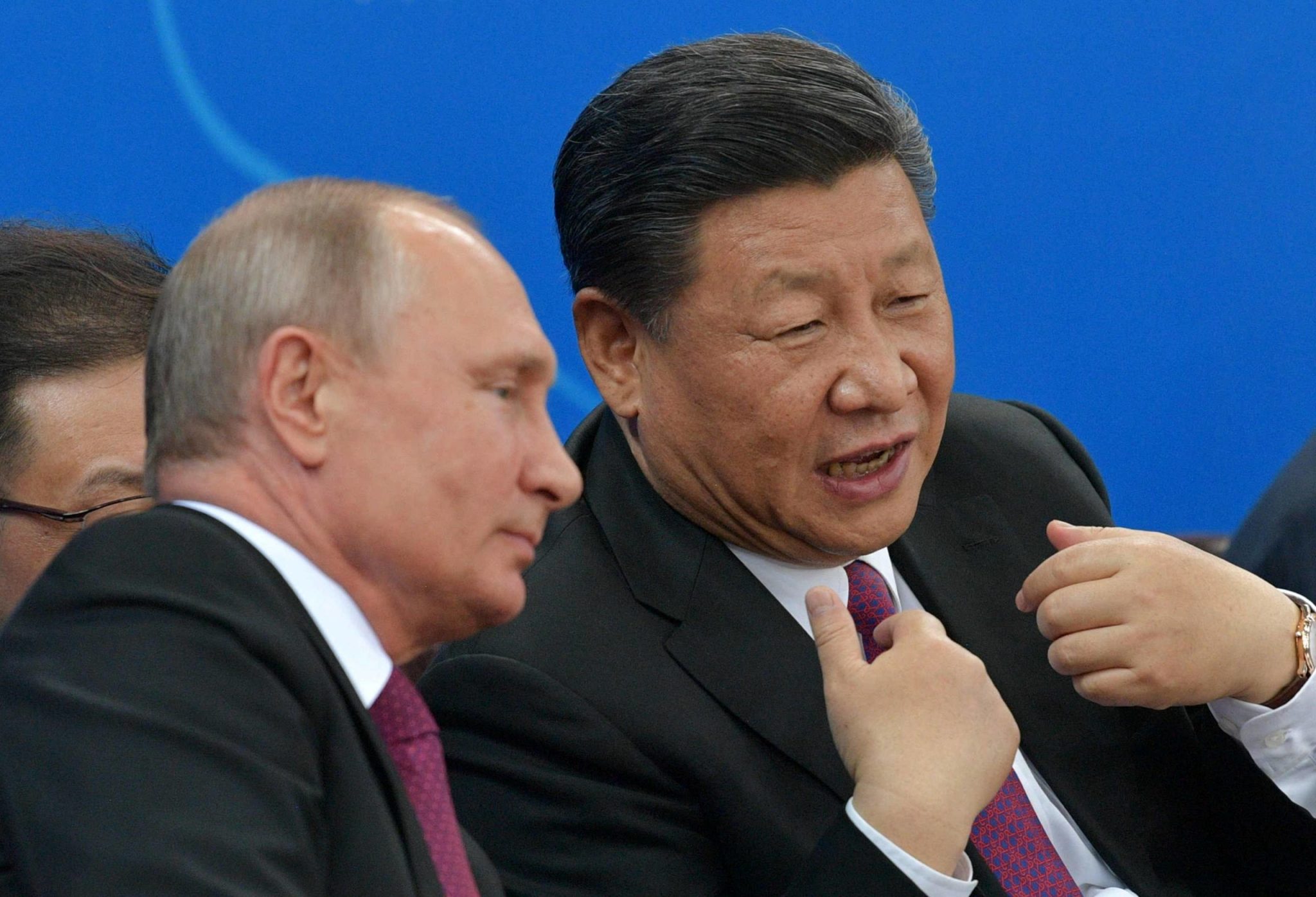 Россия попросила у Китая занять юани, чтобы справиться с дефицитом бюджета